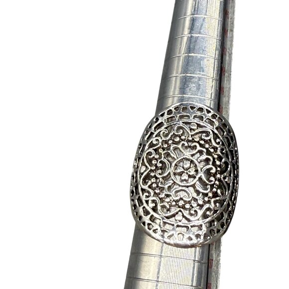 Vintage CW Sterling Silver Oval Filigree Flower Leaf Ring Size 7 Silver Tone Ret - Picture 5 of 7